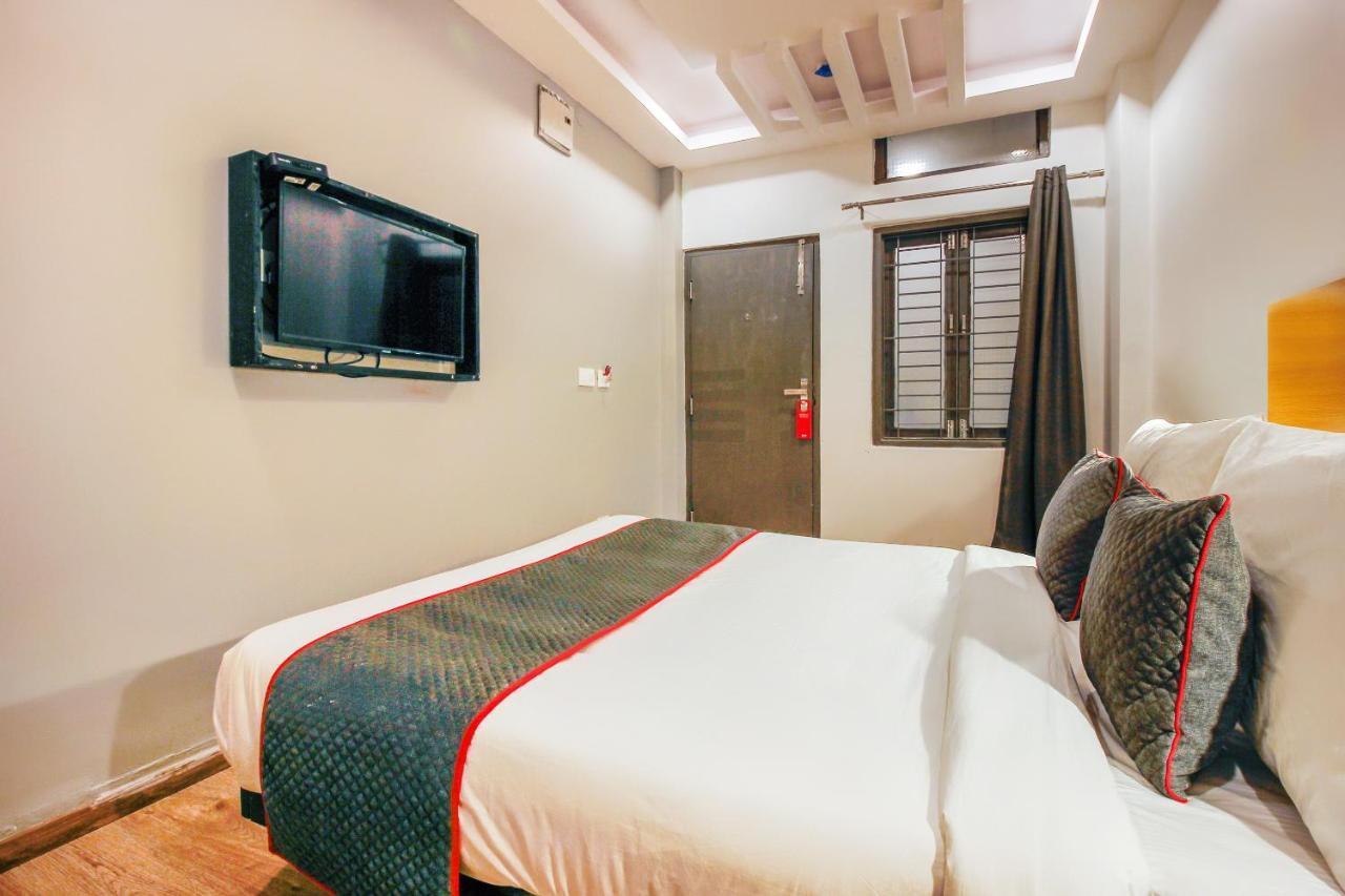 Super Townhouse Rcc Sunrise Hotel Hyderabad Exterior photo