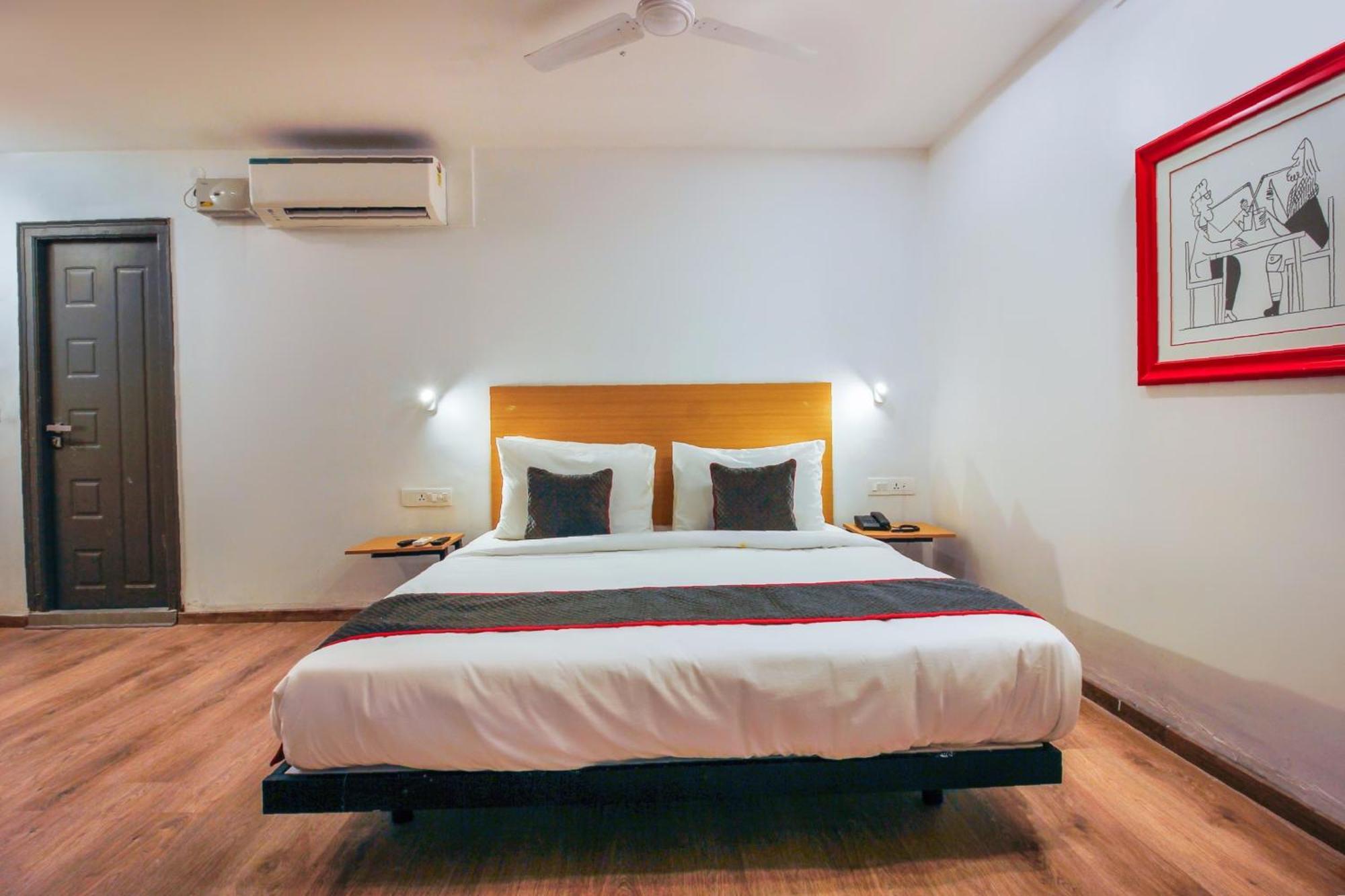 Super Townhouse Rcc Sunrise Hotel Hyderabad Exterior photo