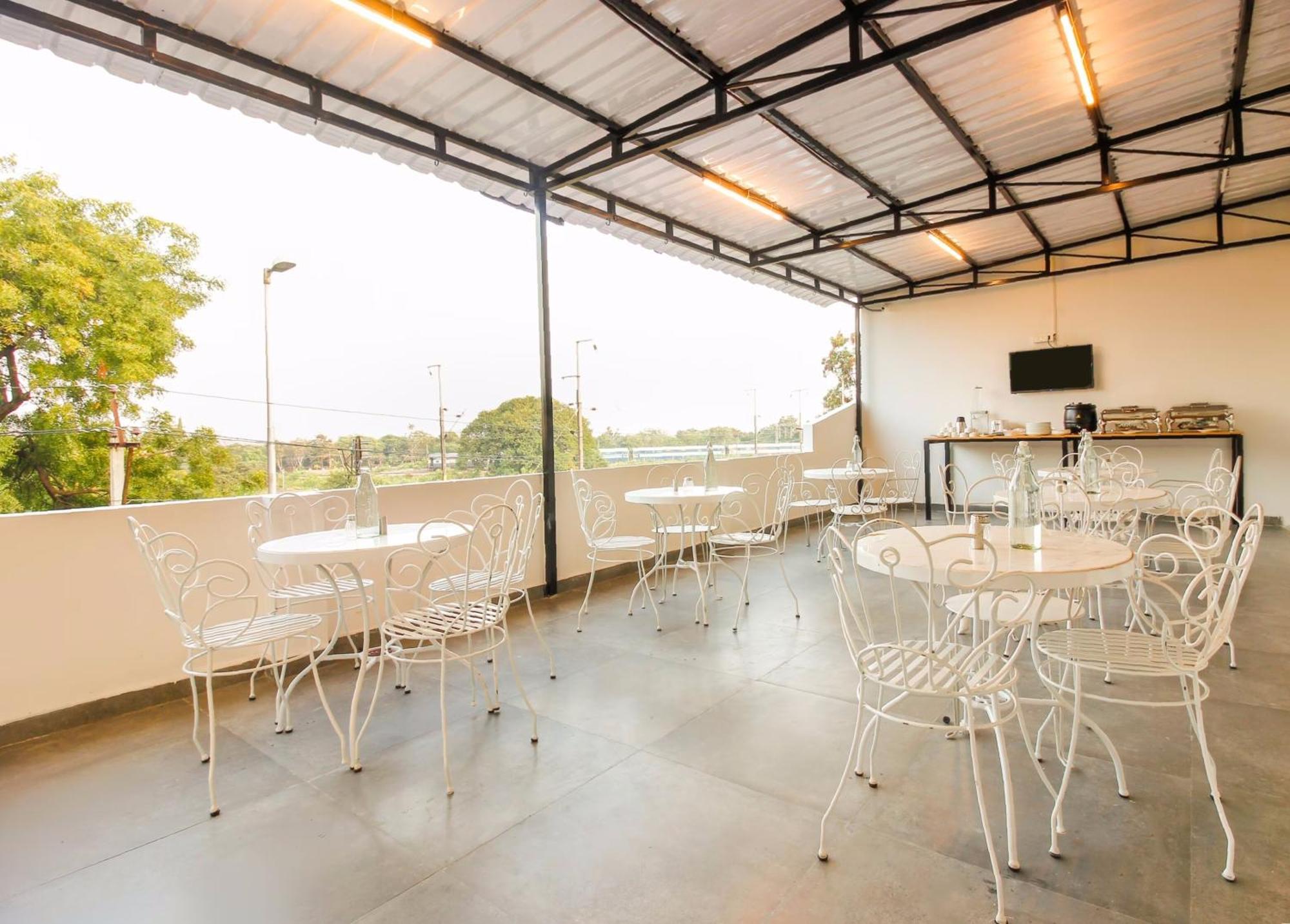 Super Townhouse Rcc Sunrise Hotel Hyderabad Exterior photo