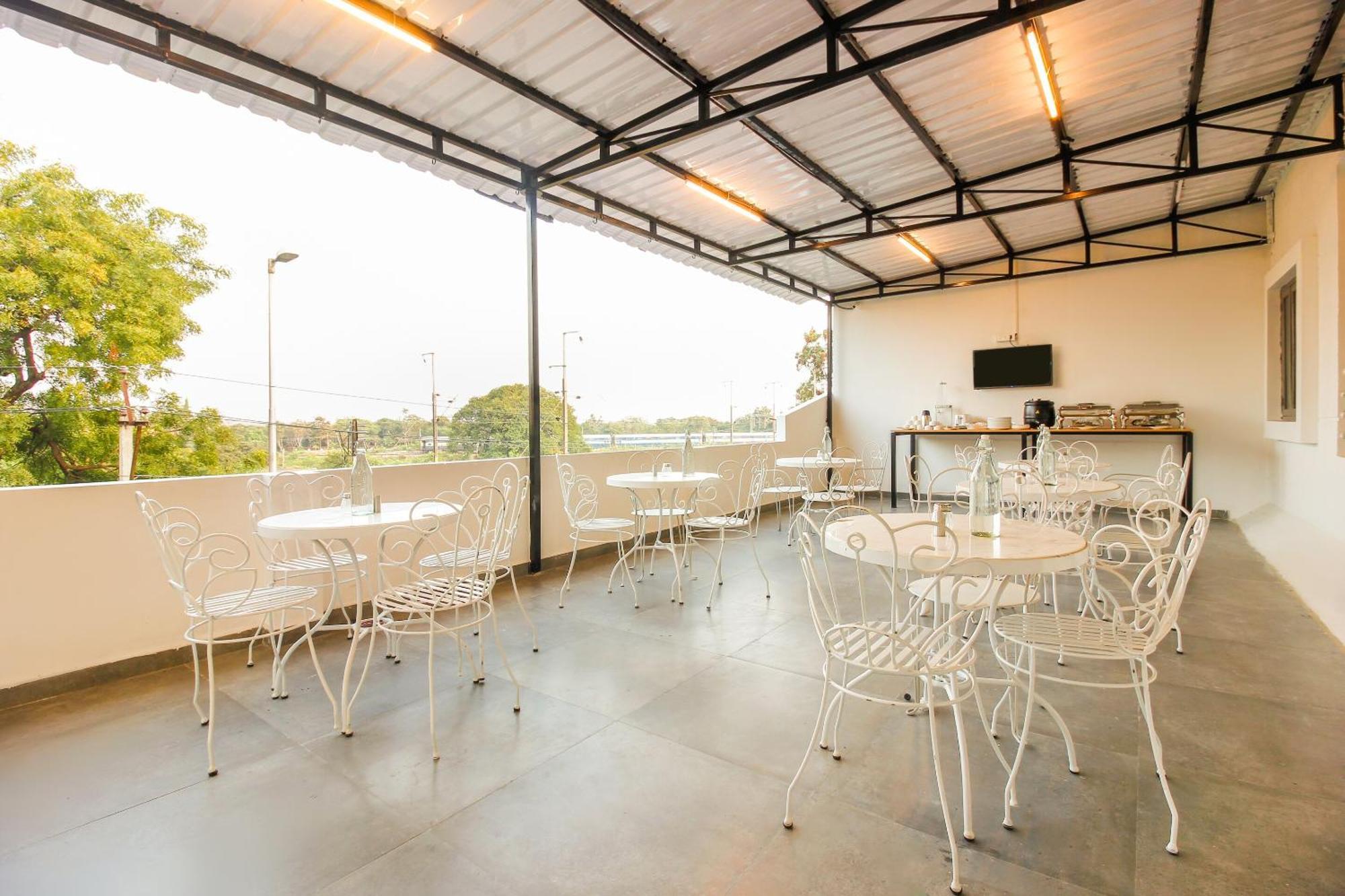 Super Townhouse Rcc Sunrise Hotel Hyderabad Exterior photo