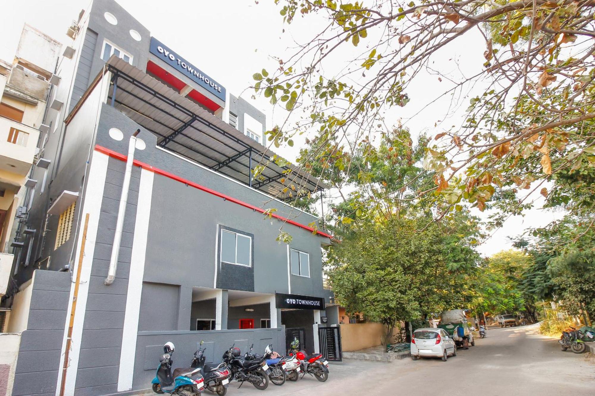 Super Townhouse Rcc Sunrise Hotel Hyderabad Exterior photo