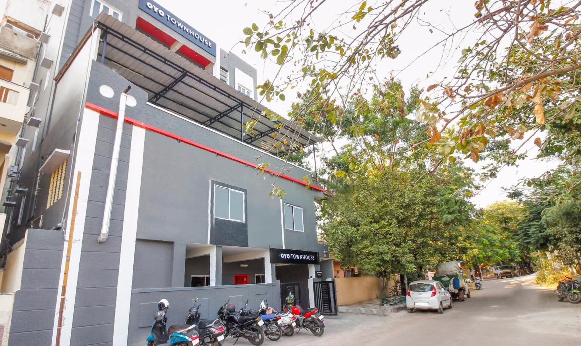 Super Townhouse Rcc Sunrise Hotel Hyderabad Exterior photo